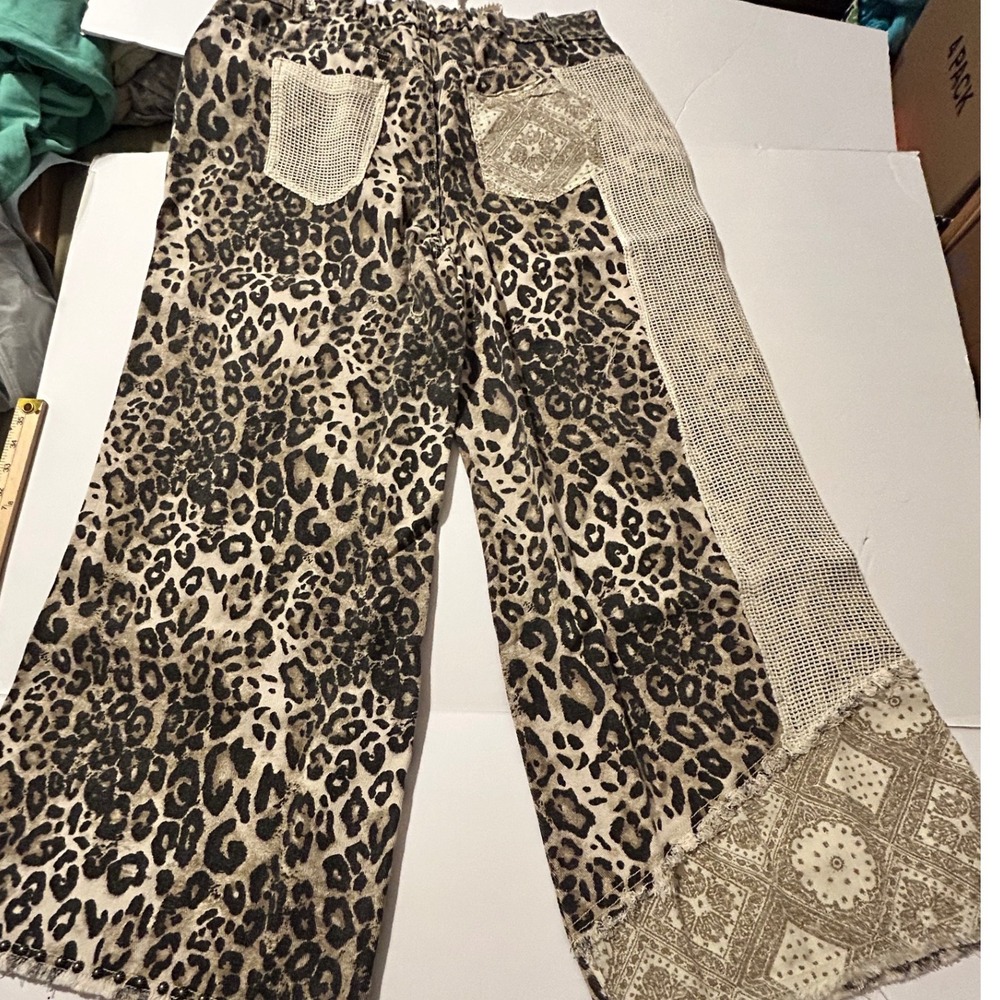 POL Leopard Print Patchwork Wide Leg Distressed Pants Tan Brown Lg Preppy Boho - Picture 3 of 9